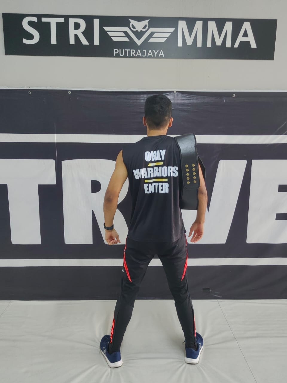 Silent Hustle. Loud Results - Zoryth Fighter Tank Top